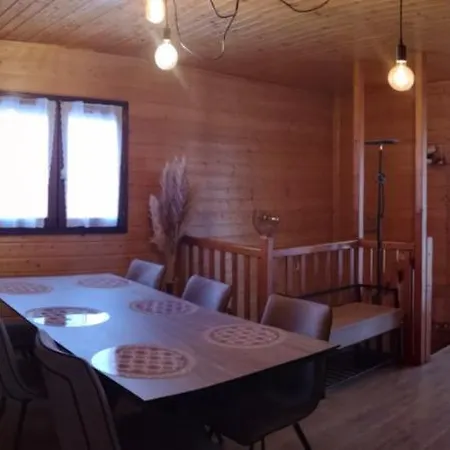 Jolichalet66210-88m2-3ch-garage-jardin-double Veranda-wifi-impasse Au Calme *